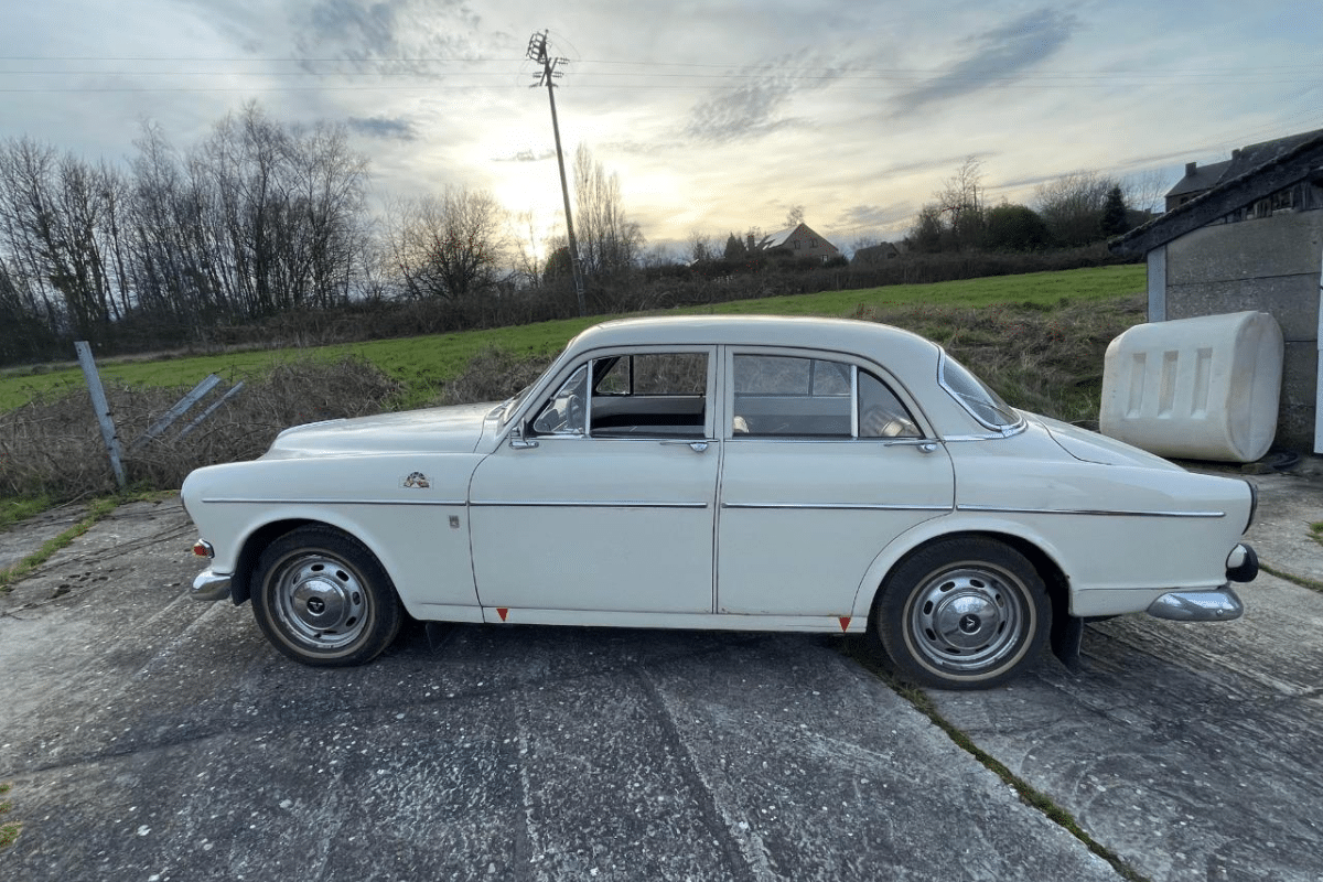 VOLVO Amazon 122S - 1966 vue de profil