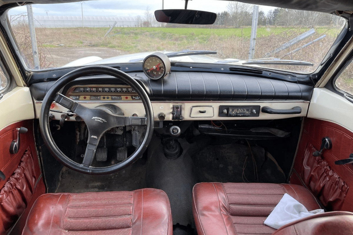 VOLVO Amazon 122S - 1966 vue du volant