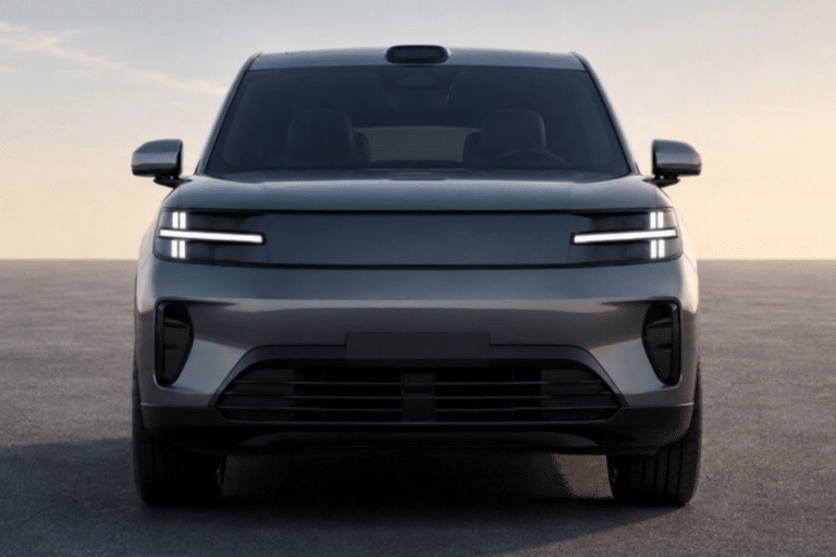Xiaomi prépare un SUV familial hybride de plus de 5 mètres, avec un habitacle taillé comme un salon