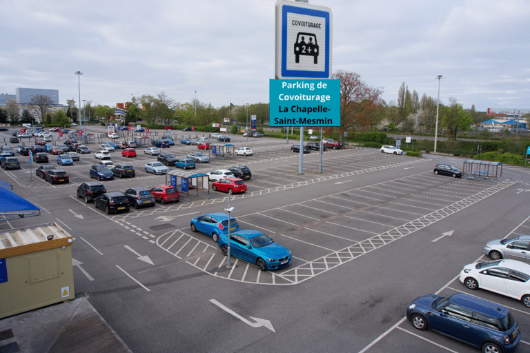 Parking de covoiturage près de la sortie d&rsquo;autoroute à la chapelle-saint-mesmin : praticité et services
