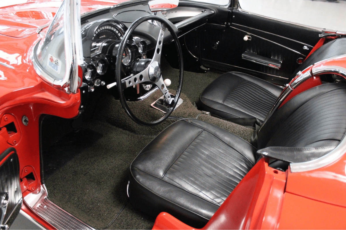 1962 Chevrolet Corvette Convertible vue intérieure