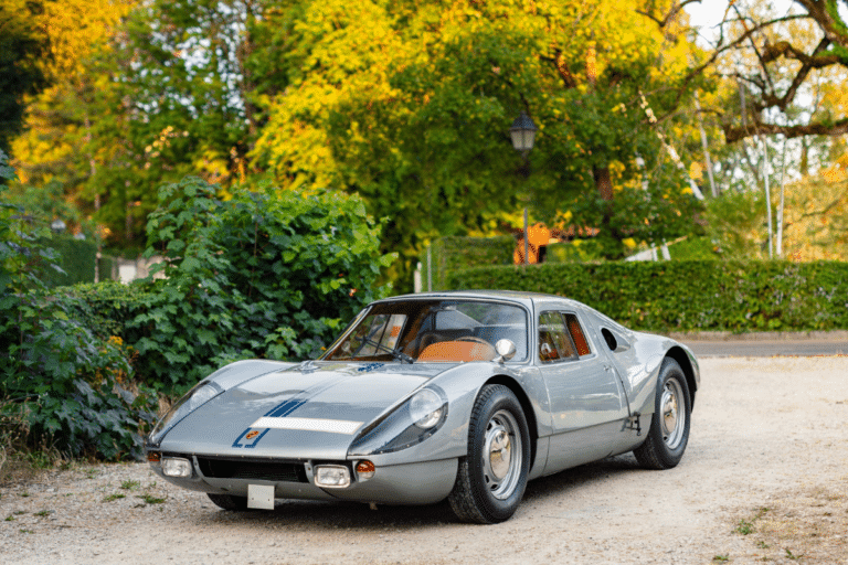 Une Porsche 904 de 1964 refait surface avec un historique limpide et deux moteurs reconstruits