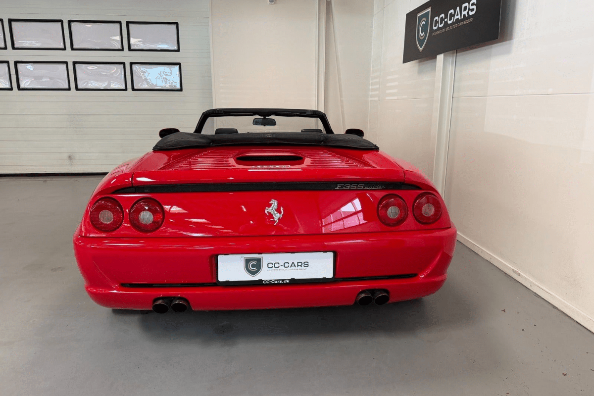 1995 Ferrari F355 Spider vue arrière