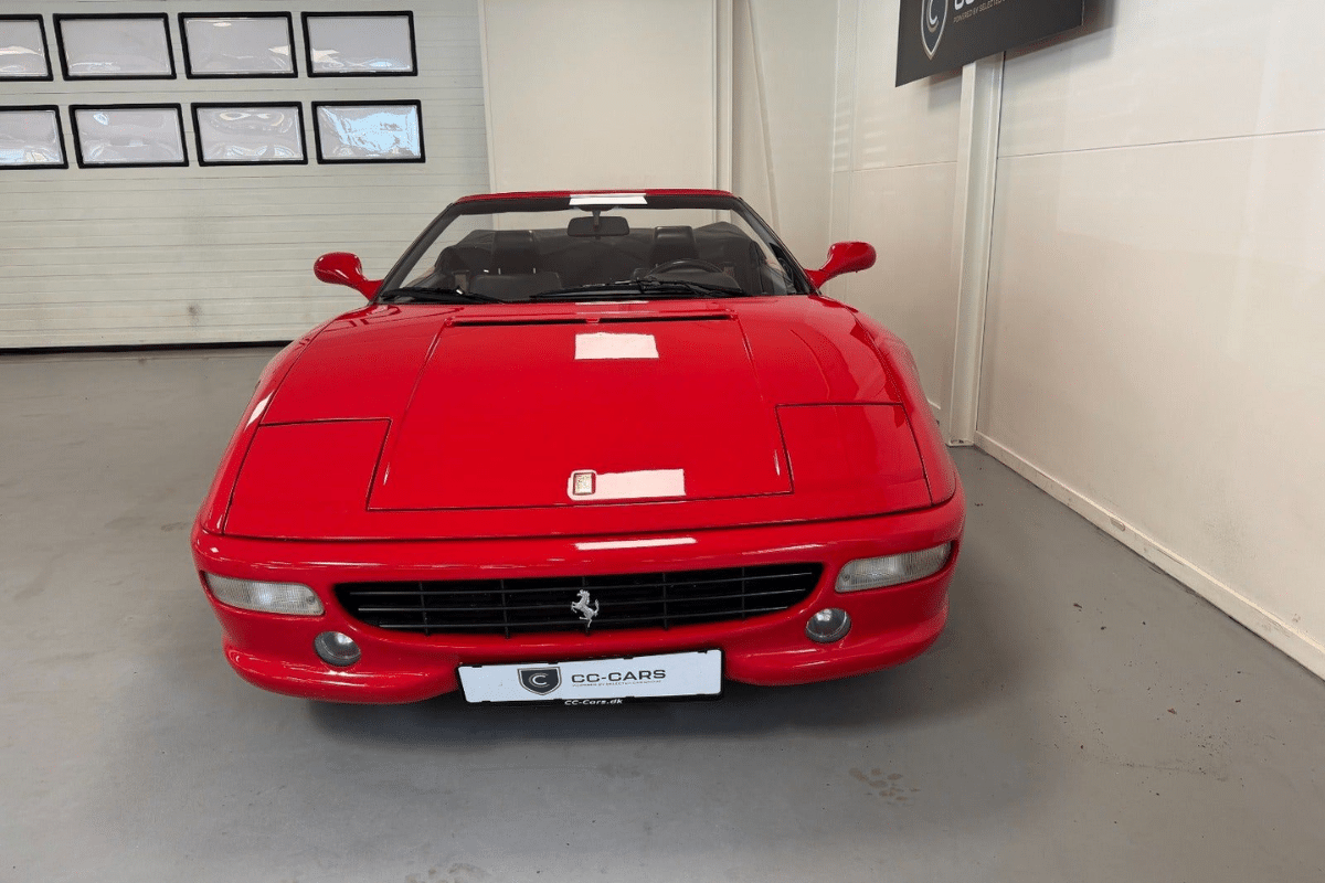 1995 Ferrari F355 Spider vue de face