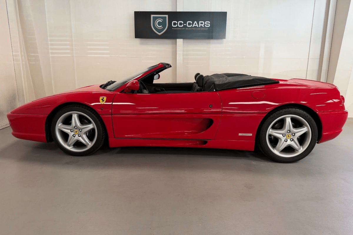 1995 Ferrari F355 Spider vue de profil