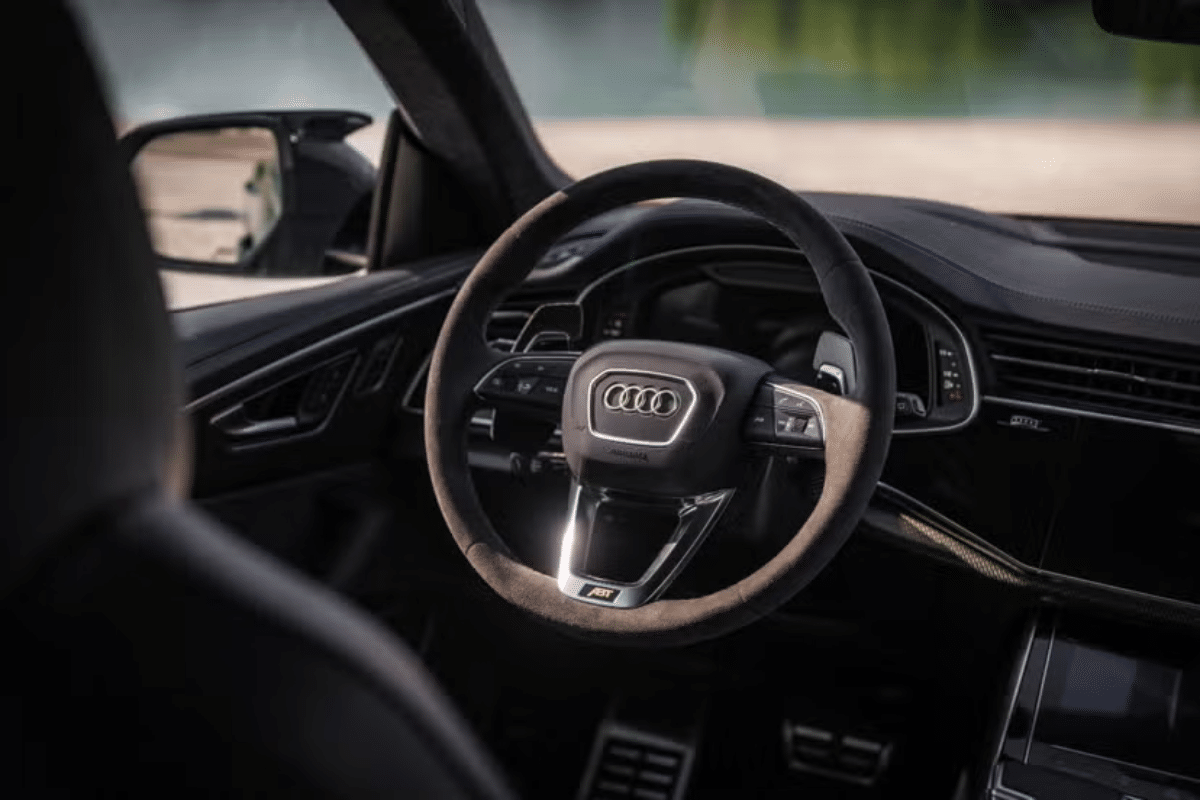 Audi RS Q8 vue du volant