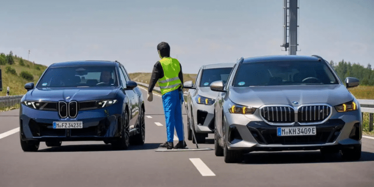 BMW bloque brièvement les portières de son iX3, une petite seconde qui pourrait éviter de gros accidents à vélo