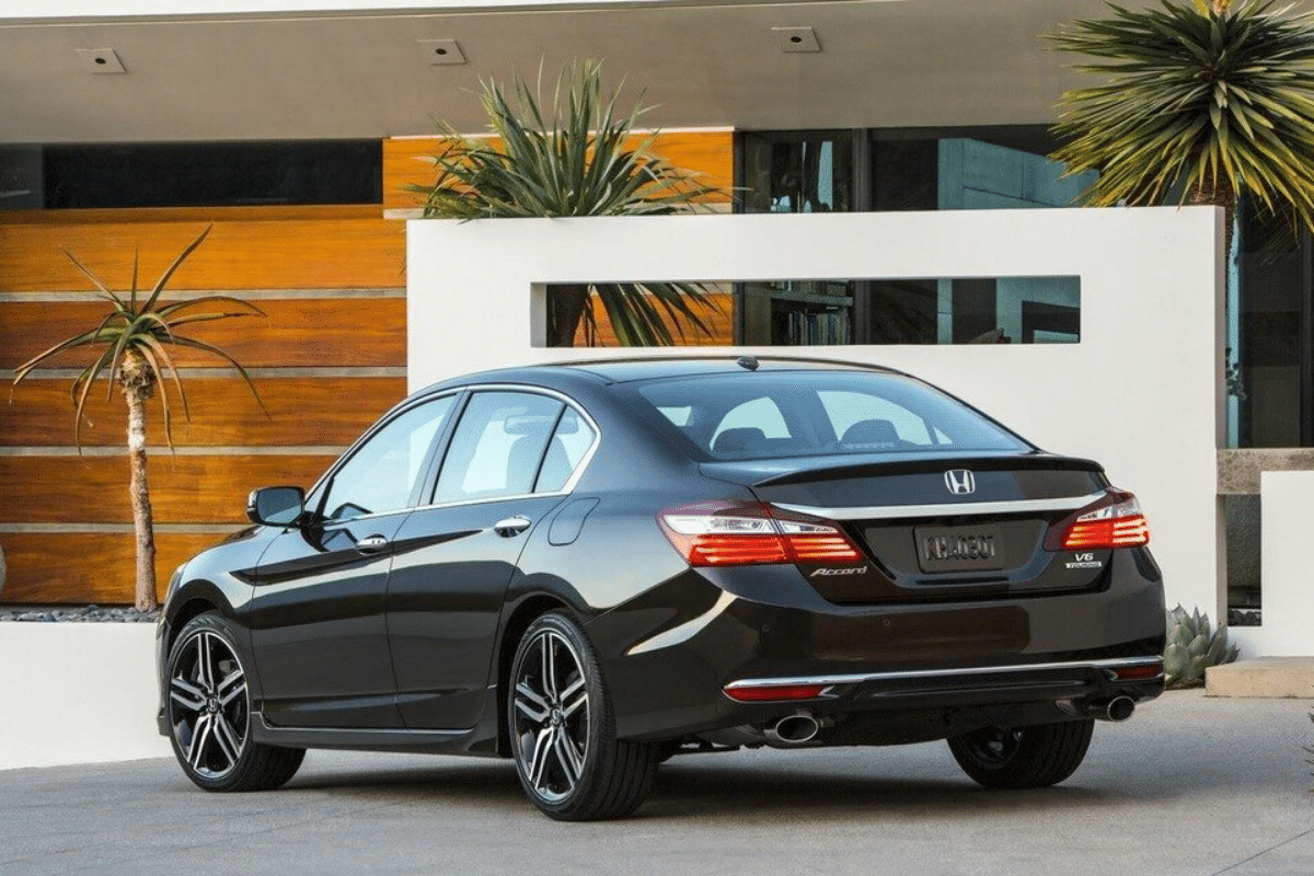 Honda Accord Coupe vue arrière