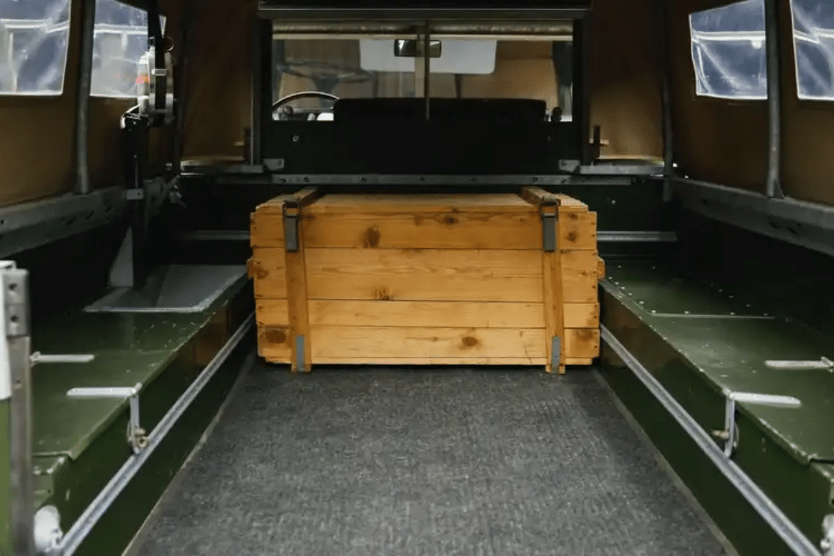 Land Rover 109 Series II vue intérieure