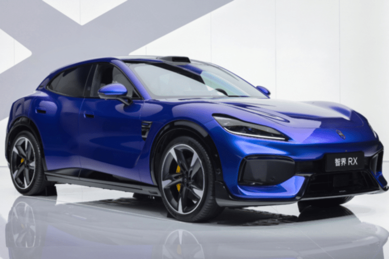 Un SUV électrique chinois au parfum de Ferrari, le Luxeed RX veut désormais chasser le Xiaomi YU7