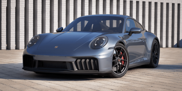 Une 911 au milieu des caddies, Porsche et Costco Japon brouillent volontairement les codes de l’achat automobile