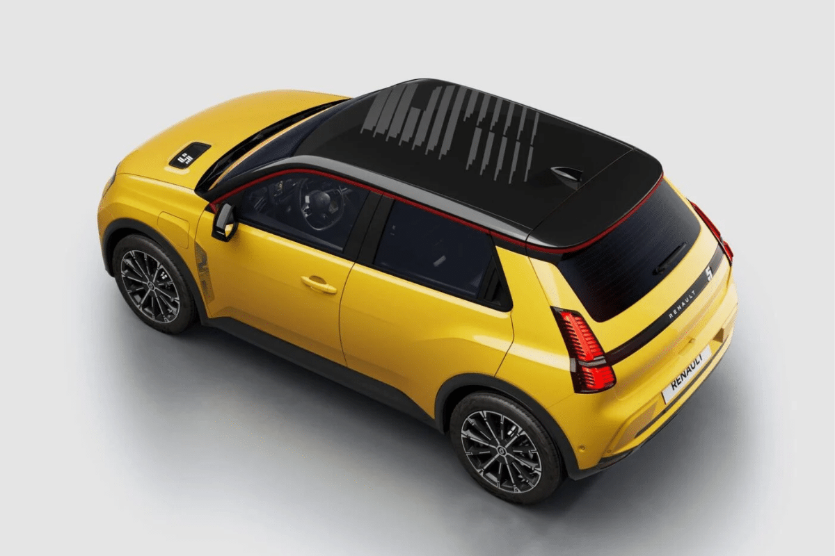 Renault 5 électrique vue de profil