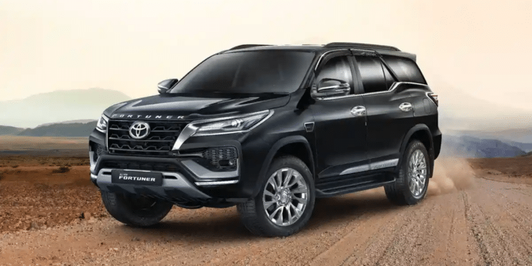 Un look de baroudeur, mais seulement deux roues motrices : le Toyota Fortuner cache un choix plus malin qu’il n’y paraît