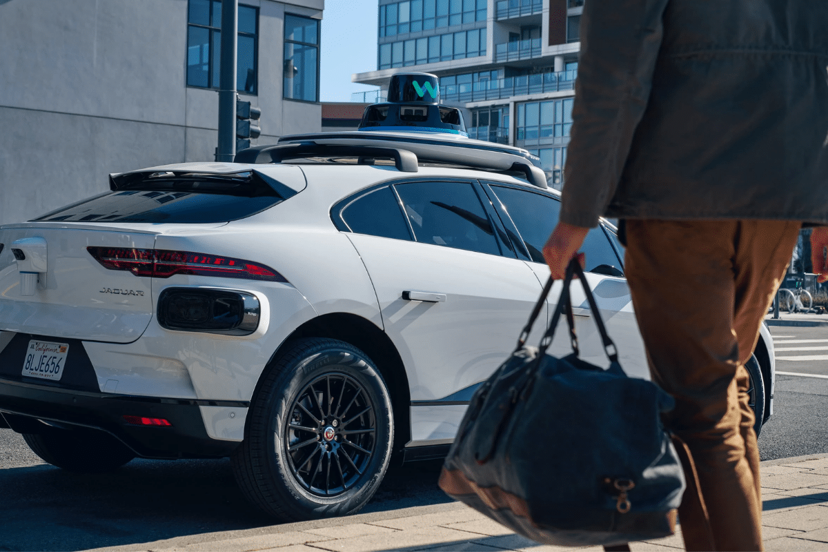 Waymo Uber vue arrière