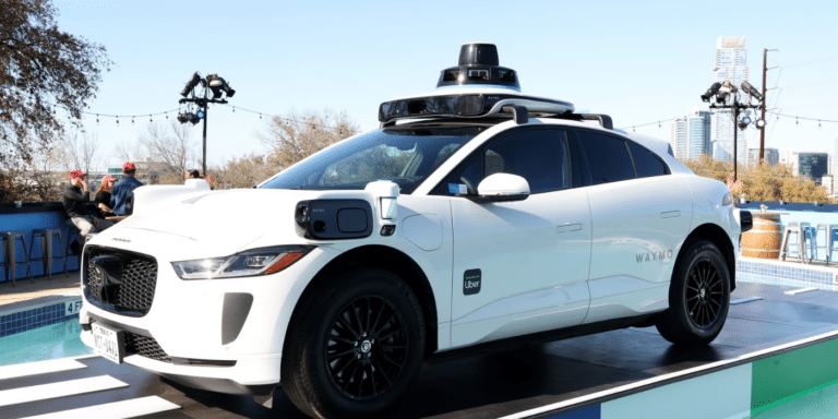 Les robotaxis Waymo visent Munich, et le calendrier montre que la voiture autonome avance encore prudemment en Europe