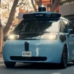 Waymo lance ses robotaxis chinois en service payant boostés par la techno Zeekr, un choix audacieux qui pourrait rendre le coût de la voiture autonome abordable
