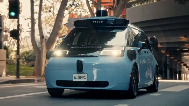 Waymo lance ses robotaxis chinois en service payant boostés par la techno Zeekr, un choix audacieux qui pourrait rendre le coût de la voiture autonome abordable