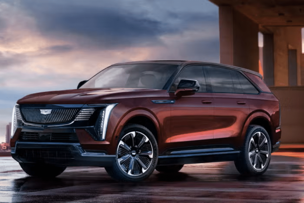 Cadillac complète la gamme Escalade IQ avec une Signature Sport au look plus tranché, sans annoncer ni prix ni date de production