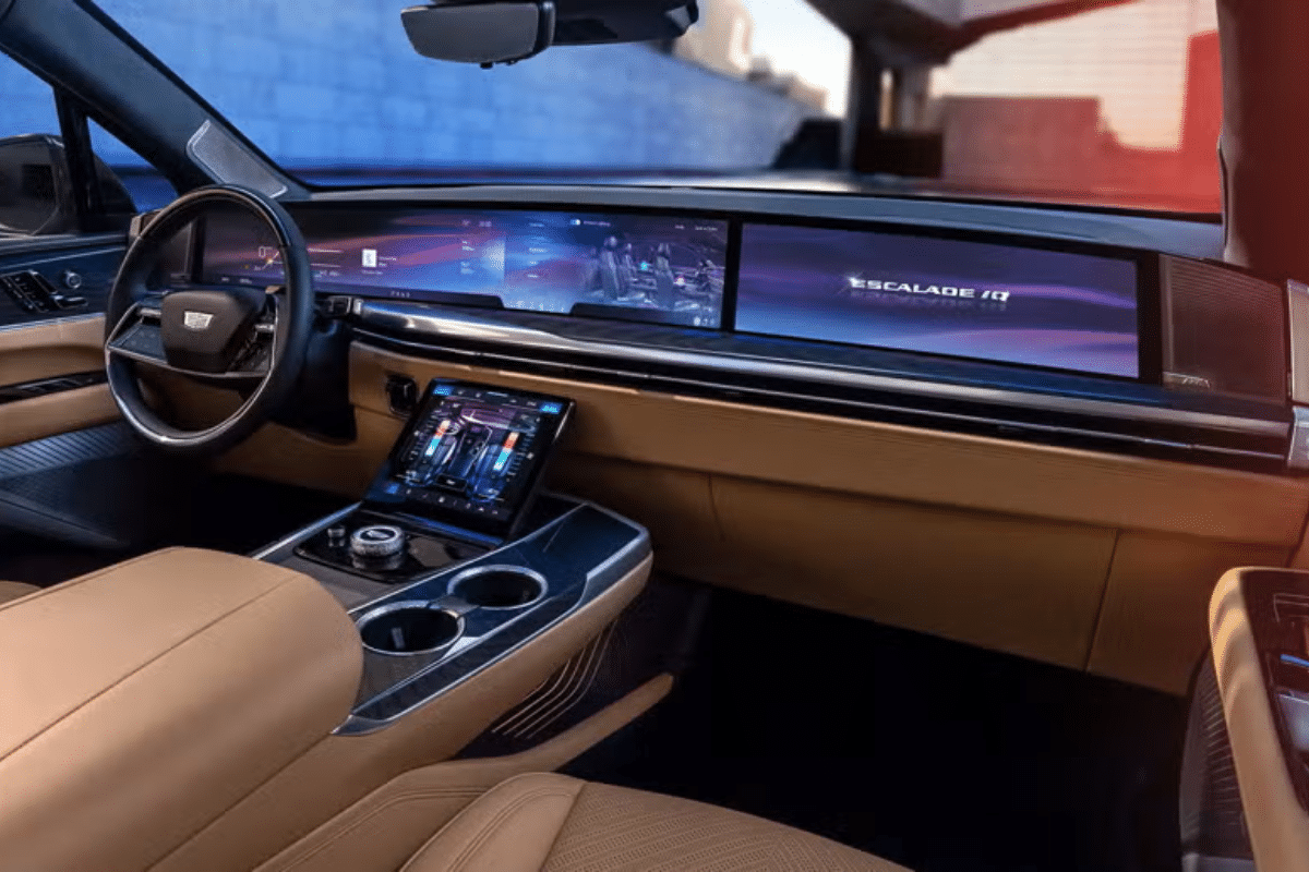 Cadillac Escalade IQ 2025-2026 vue du volant