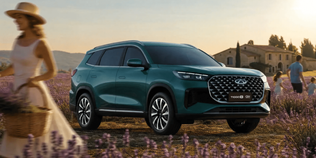 À 38 990 euros hors malus, le Chery Tiggo 8 associe sept places, 279 ch et 90 km d’autonomie électrique