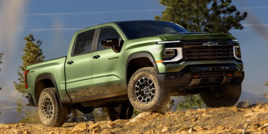Les Silverado et Sierra V8 2027 abandonnent la jauge d’huile, le niveau passe désormais par l’écran