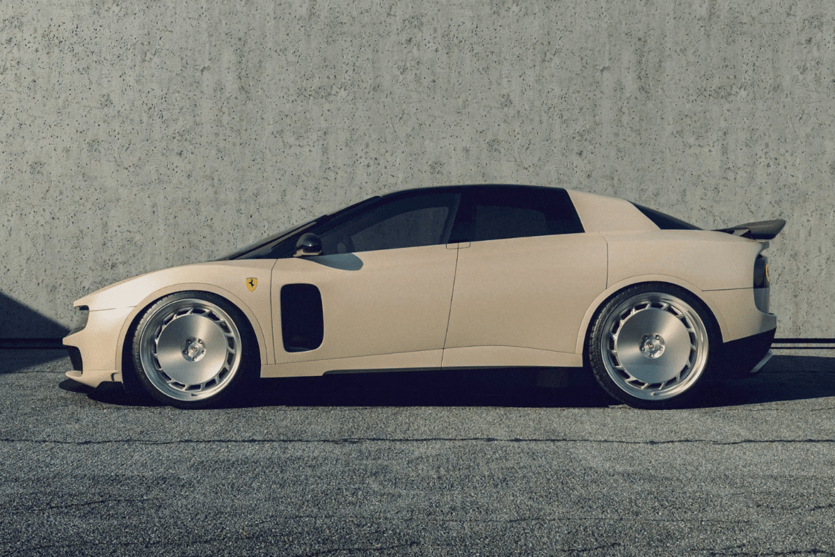 Ferrari Luce vu de profil