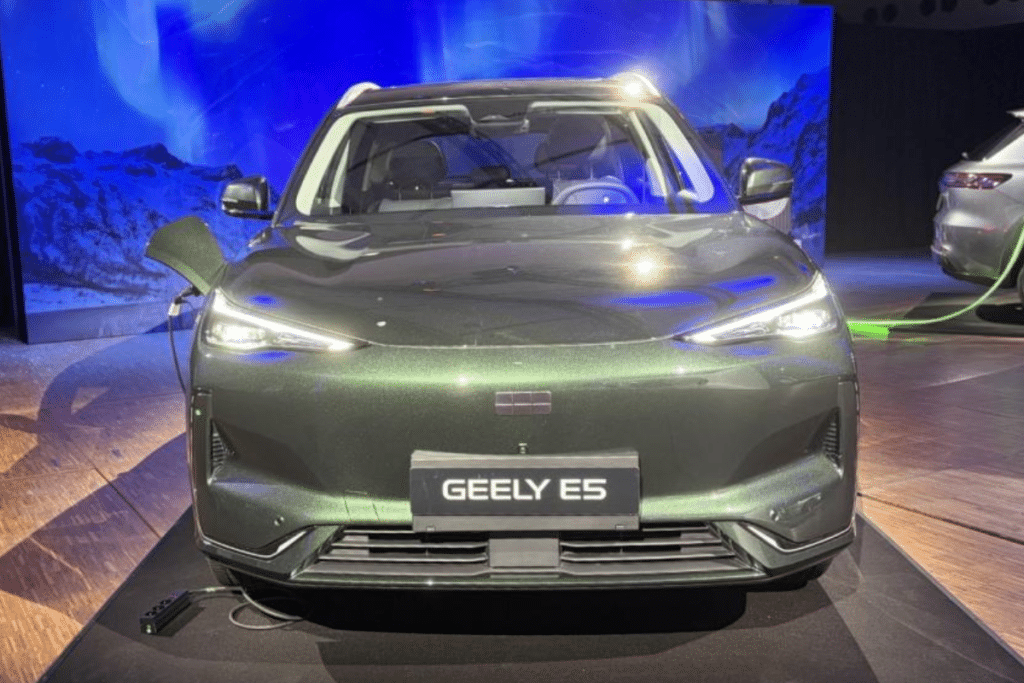800 volts, batteries agrandies et frunk géant : le Geely E5 s’attaque enfin aux faiblesses de sa première version