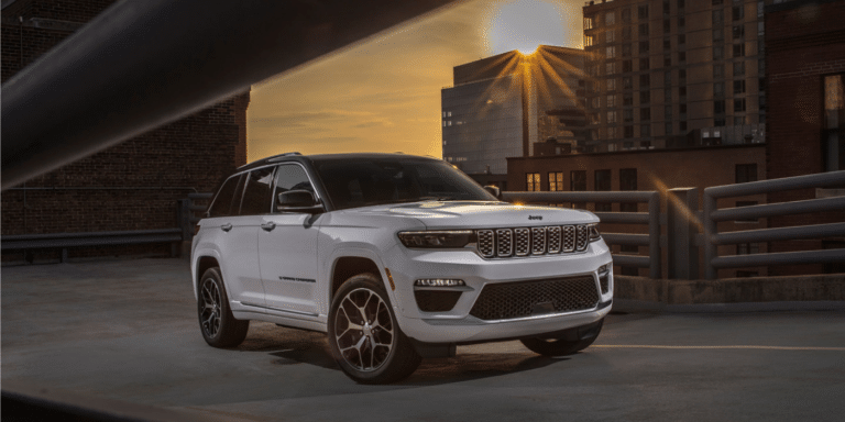 Tant que les normes américaines sont assouplies, Jeep pourrait glisser un V8 suralimenté de 777 ch dans le Grand Cherokee, l&rsquo;un de ses derniers gros V8 thermiques