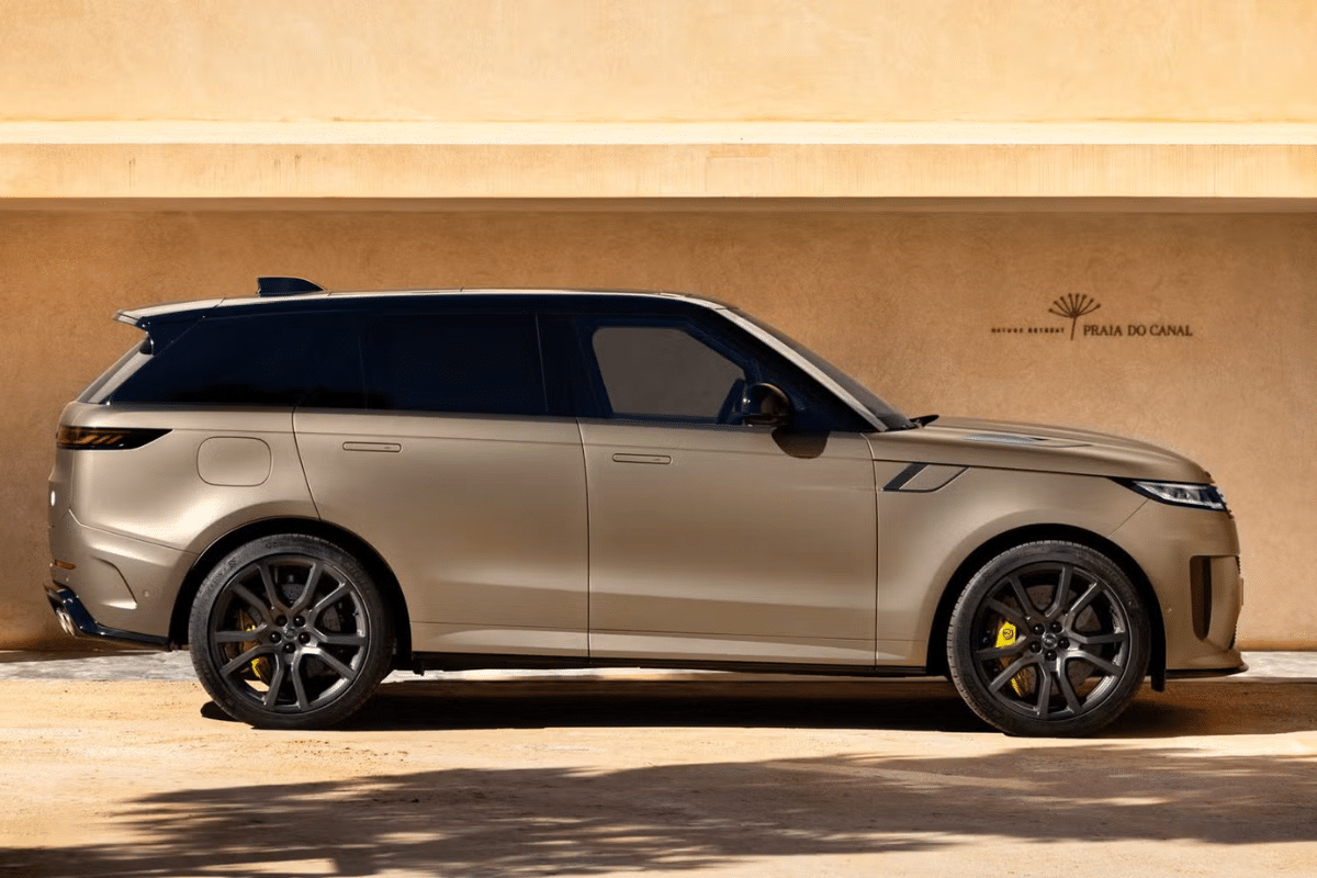 Land Rover Range Rover Sport SV vue de profil