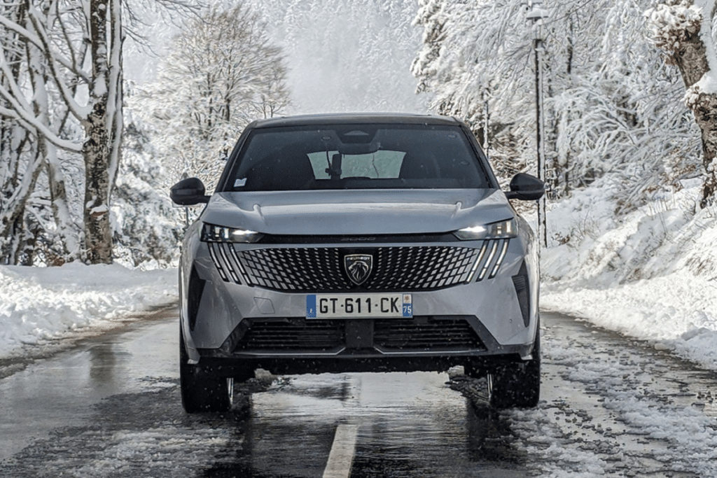 Peugeot e-3008