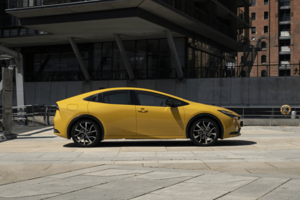 Toyota Prius vue de profil