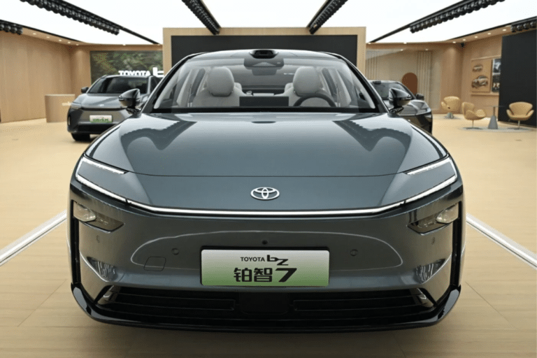 Un moteur thermique pour prolonger l’autonomie électrique, Toyota préparerait son arrivée sur ce marché en Chine