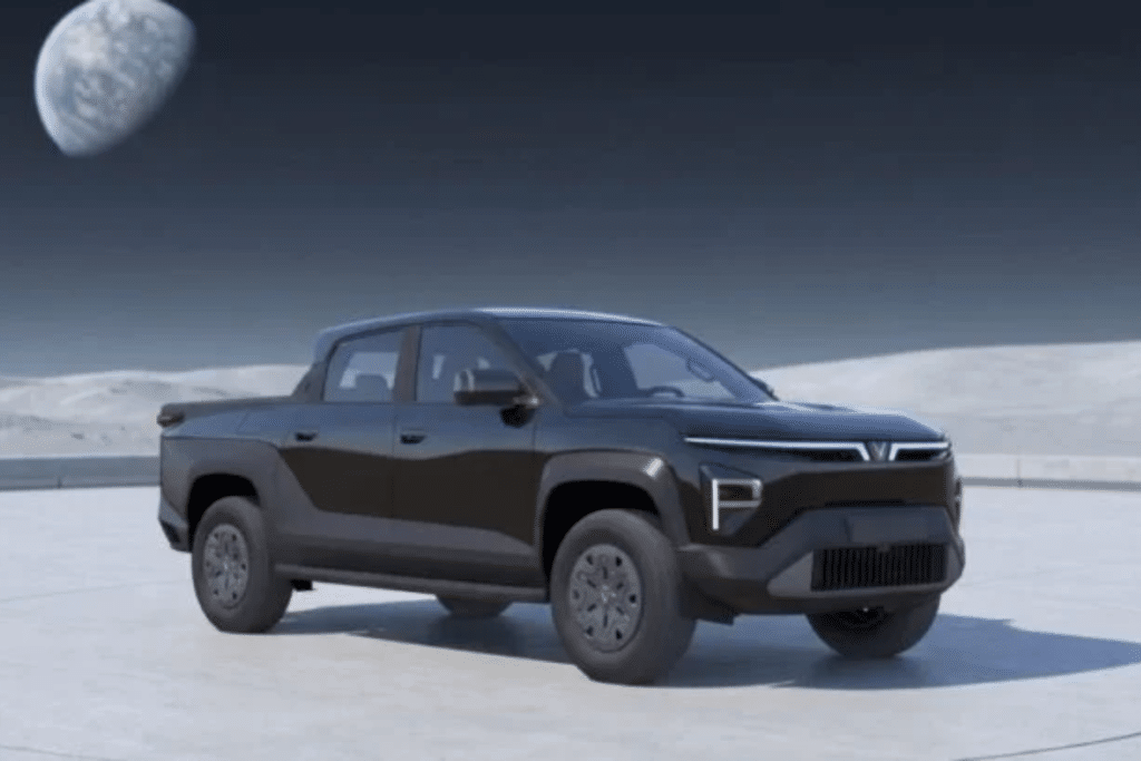 VinFast ne renonce pas vraiment à l’électrique, son premier pick-up utilise l’essence sans entraîner les roues