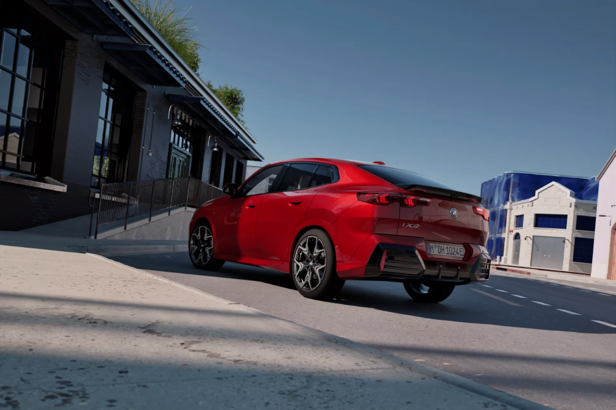 BMW iX2 vue arrière