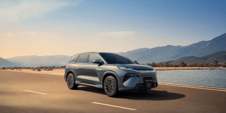 La recharge en 9 minutes du BYD Atto 8 dépend de bornes 1 500 kW que la France devra encore attendre sur ses autoroutes