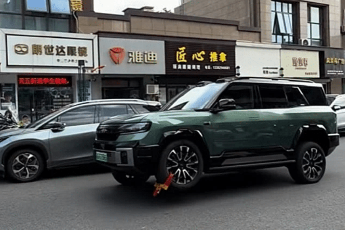 BYD Bao 8 vue de profil