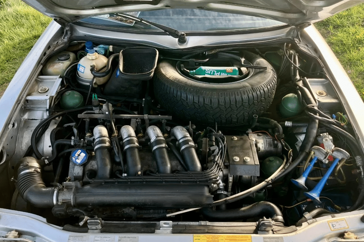 Citroën CX 25 GTI de 1987 vue du moteur