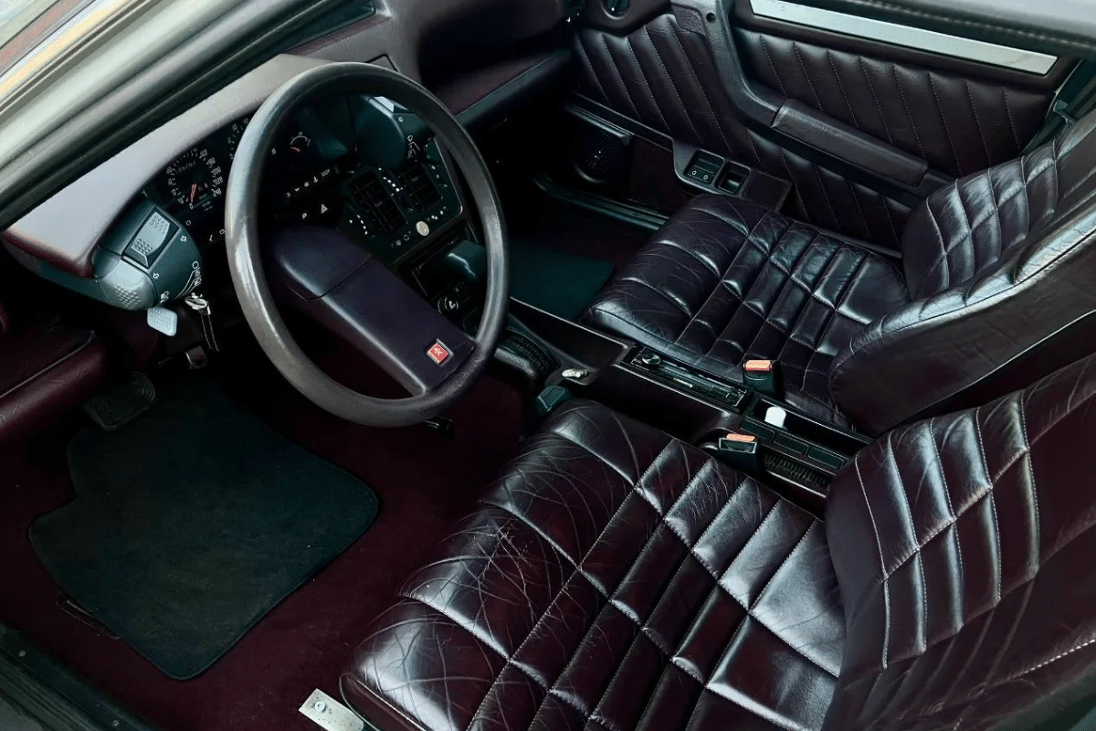 Citroën CX 25 GTI de 1987 vue du volant