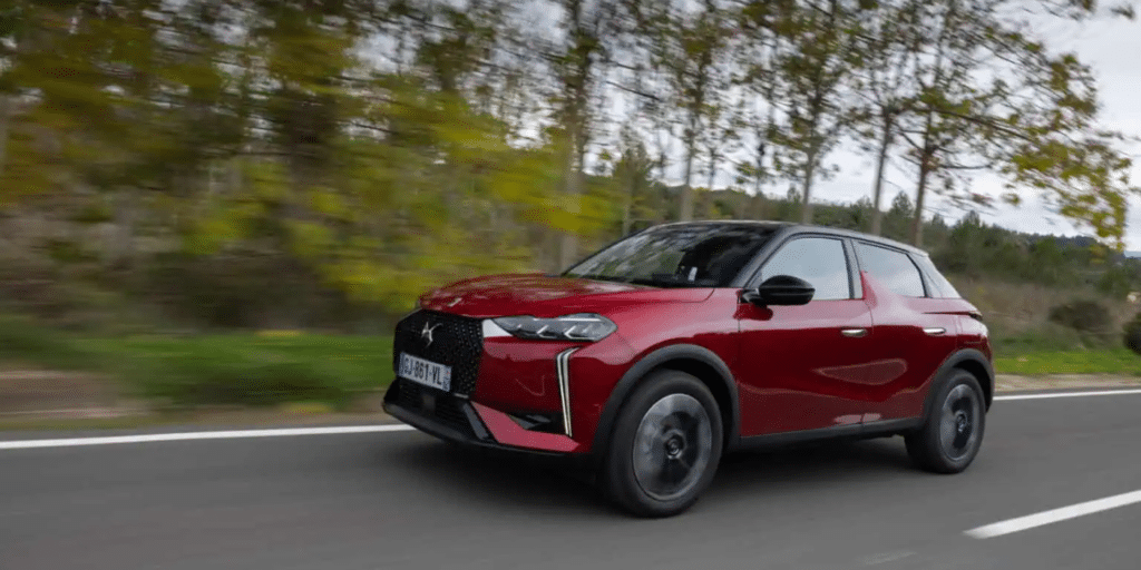 La future DS N°3 s’allonge à 4,19 m contre 3,95 m pour la DS 3 originelle : une silhouette à 5 portes pour plus de polyvalence