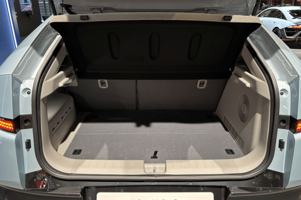 Hyundai Ioniq 3 vue du coffre