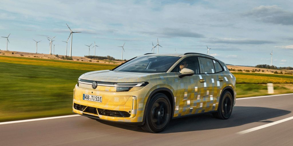 L'ID.4 change officiellement de nom : il devient l'ID. Tiguan, et son nouveau visage le rend presque méconnaissable