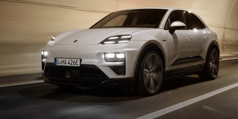 Porsche a lancé la Taycan et tourne aujourd&rsquo;hui le dos à l&rsquo;électrique, un retournement que son plan 2035 assume au nom de la marge