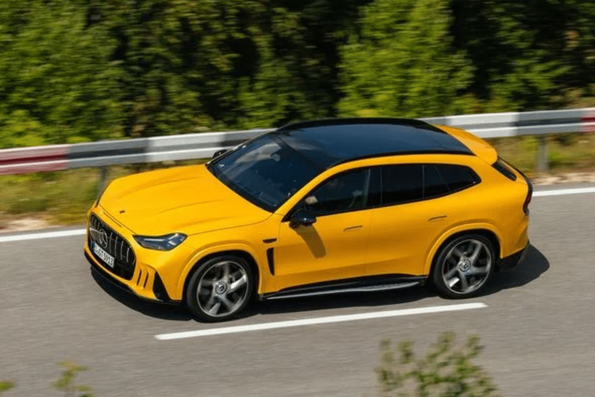 Mercedes-AMG GT SUV vue de profil