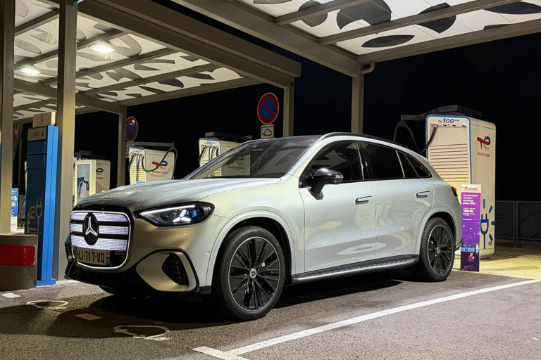 Mercedes bat son record trimestriel de voitures électriques, avec 68 400 exemplaires écoulés dans le monde