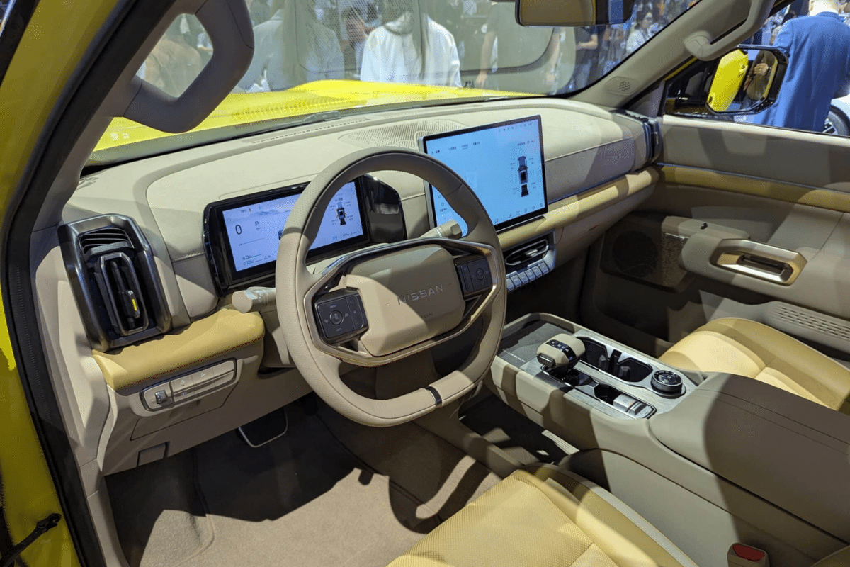 Nissan Frontier Pro design intérieur
