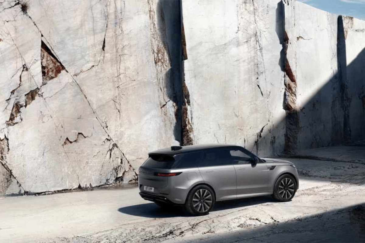 Range Rover Sport Electric vue arrière