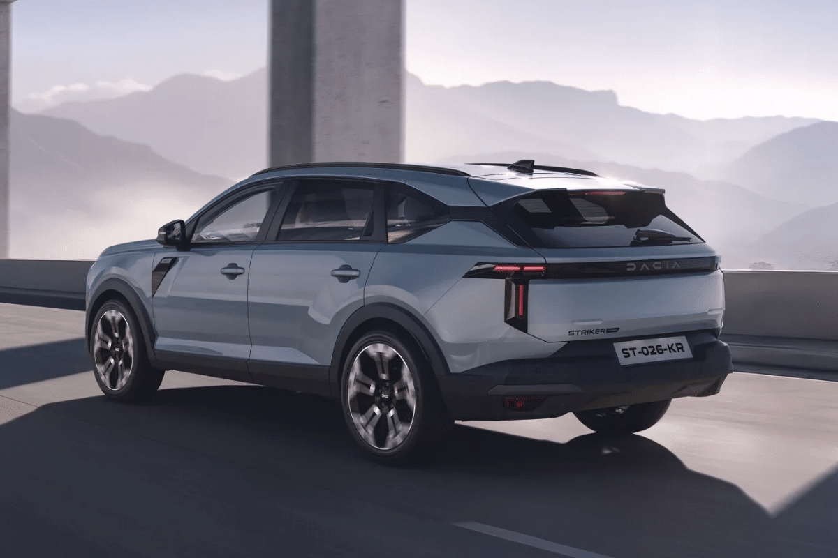 Dacia Striker vue arrière