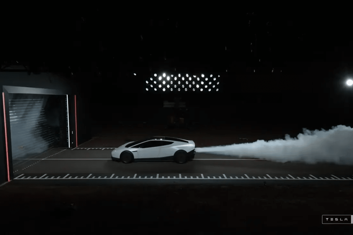 Tesla Roadster vue de profil